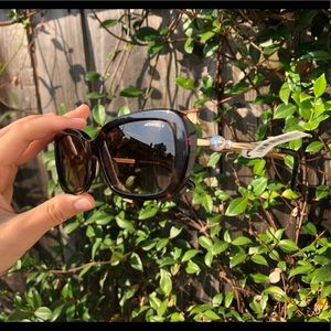 CHANEL brown classic sunglasses w/pearl sides